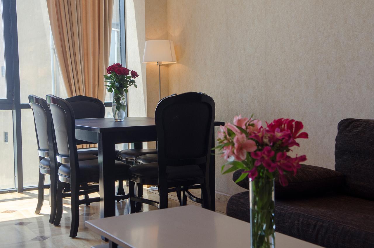 Tiflislux Apartment - Old City Philarmonic Bagian luar foto