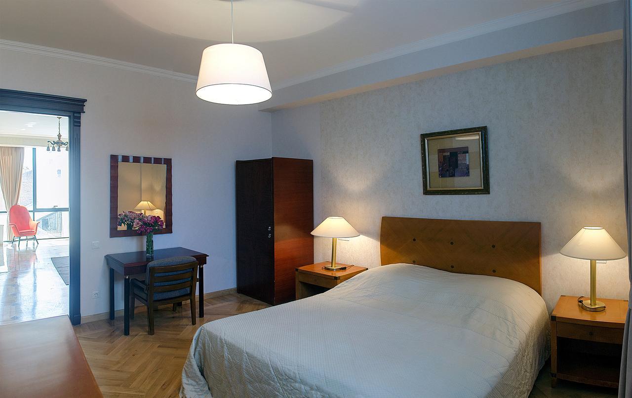 Tiflislux Apartment - Old City Philarmonic Bagian luar foto