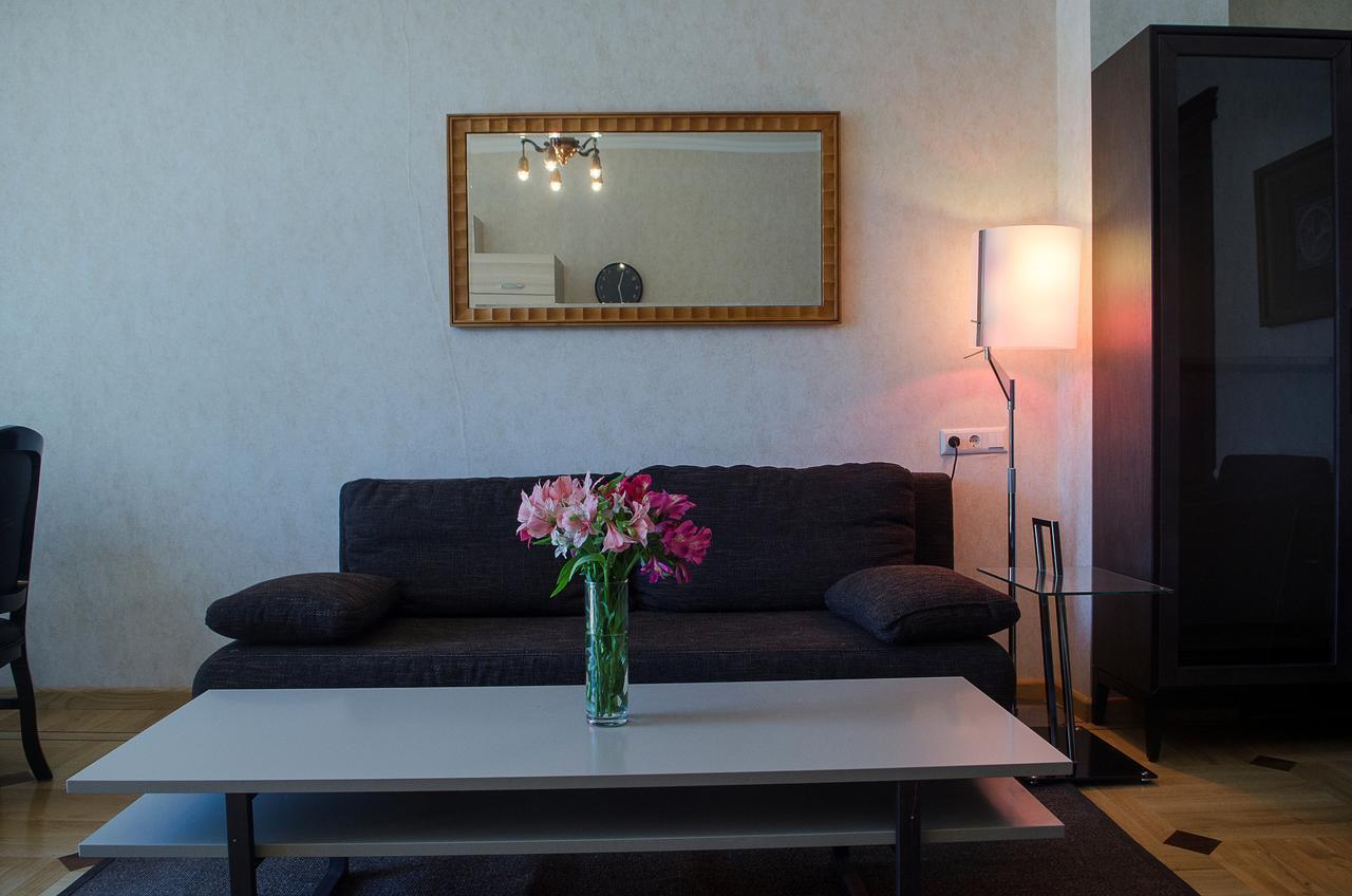 Tiflislux Apartment - Old City Philarmonic Bagian luar foto